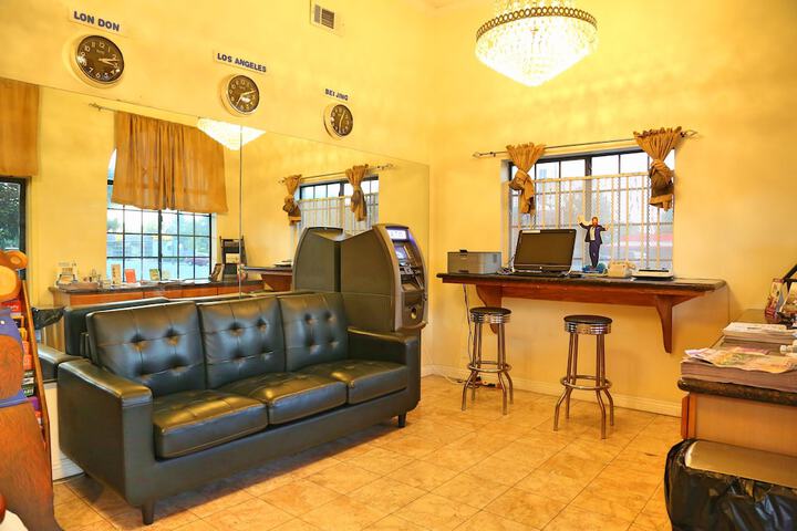 Business Center 34 of 34