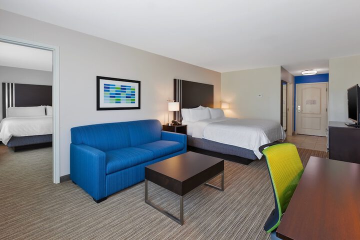 Room 30 of 43