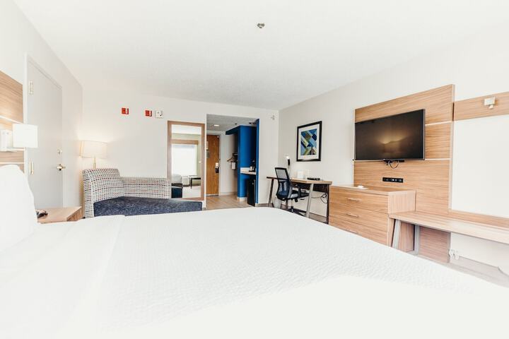 Room 10 of 31