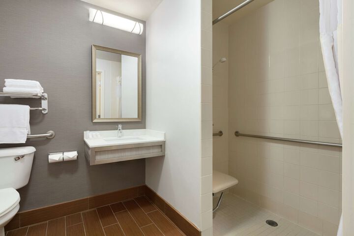 Room 11 of 22