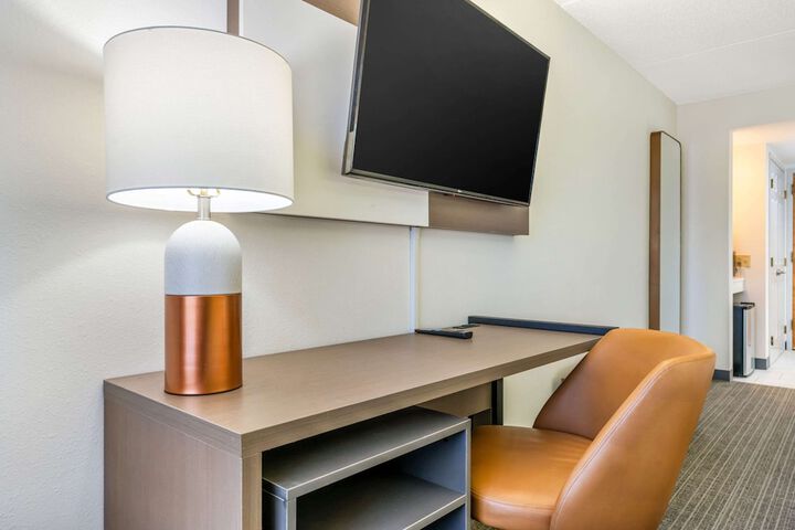 Room 15 of 43