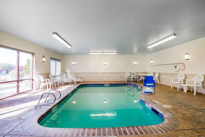 Pool 4 of 44