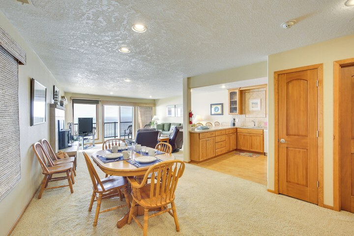 Lincoln Beach Condo w / Balcony + Ocean Views!