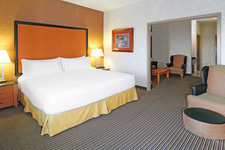 Room 33 of 58