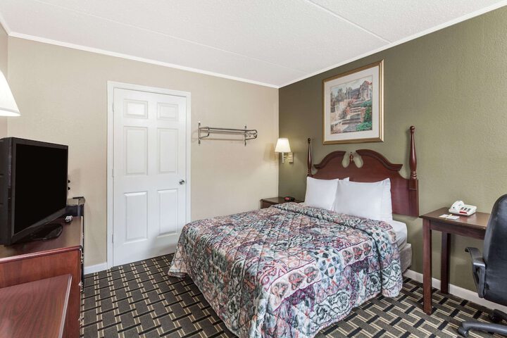 Room 12 of 14