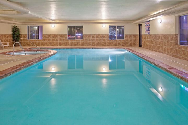 Holiday Inn Express & Suites Cedar City by IHG