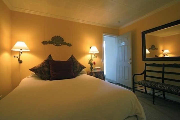 Room 43 of 70