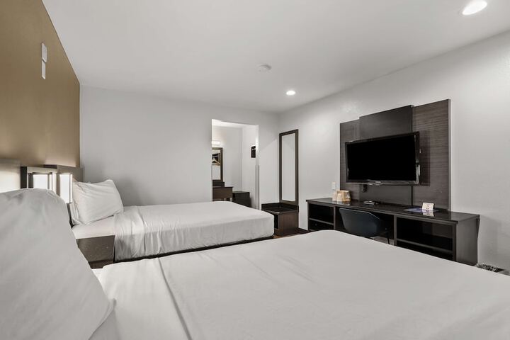 Room 13 of 23