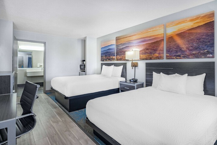Room 21 of 27
