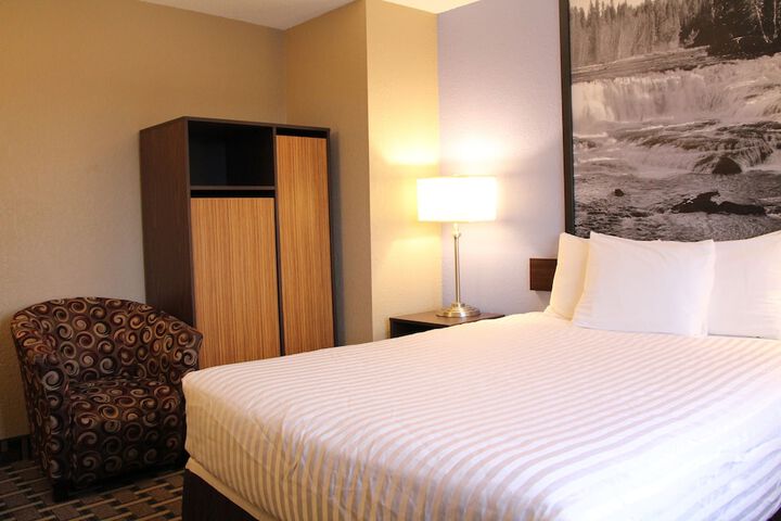 Room 46 of 68