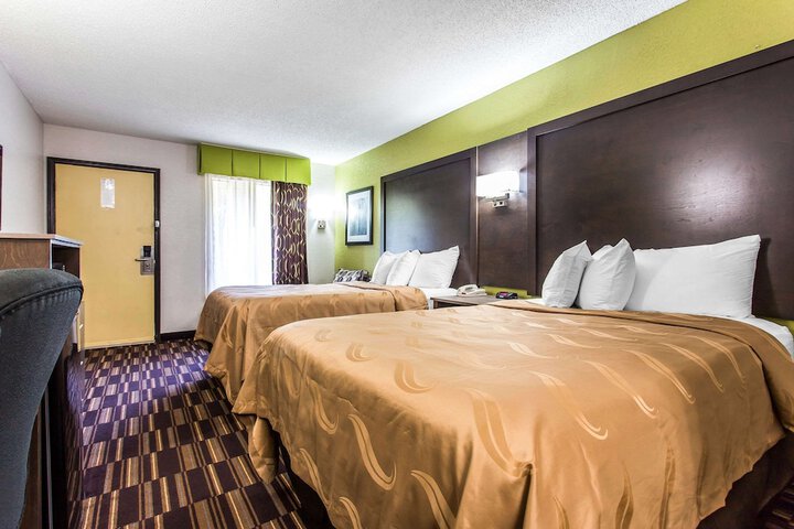 Room 16 of 28
