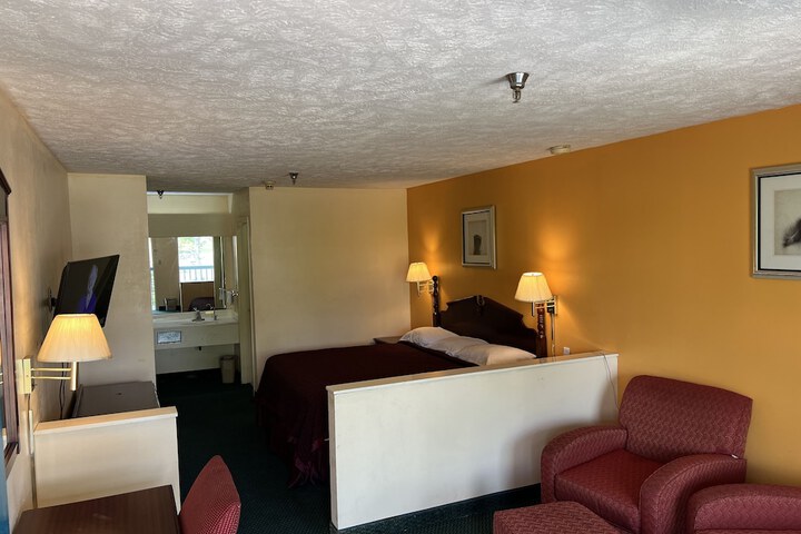 Room 11 of 29