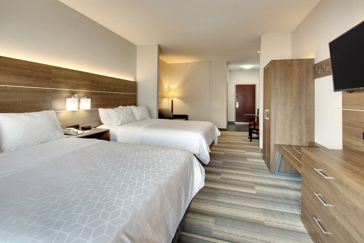 Holiday Inn Express & Suites Laurel by IHG