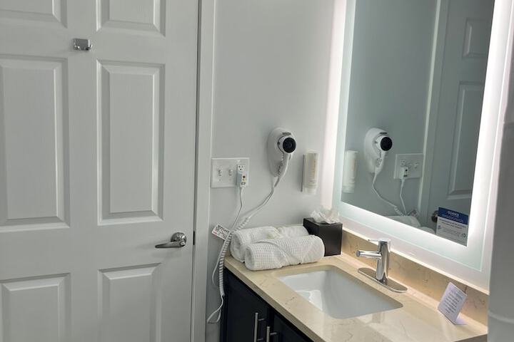 MainStay Suites Sterling near Dulles Town Center