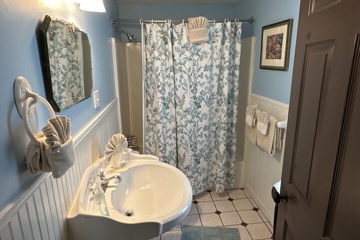 Room 8 of 74