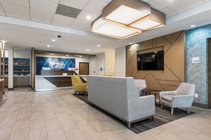 Holiday Inn Express & Suites Buford NE - Lake Lanier by IHG