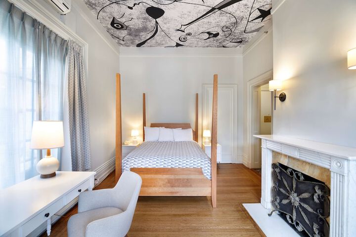 Room 42 of 91
