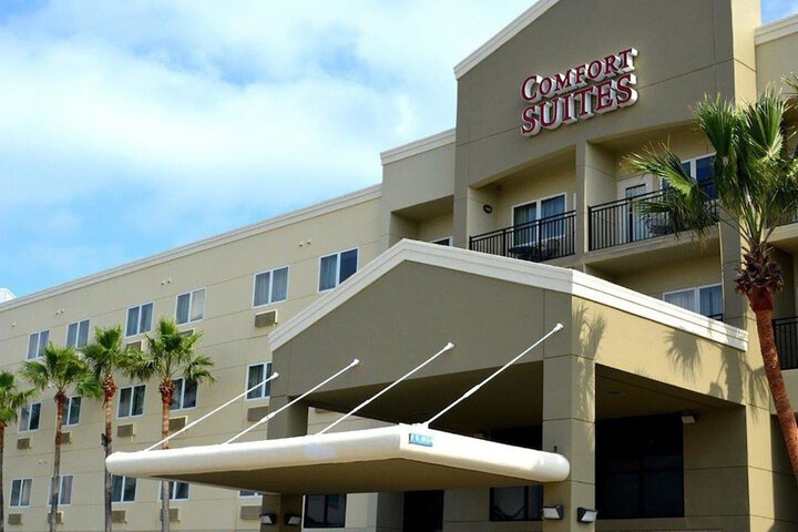Hotel 8 of 65