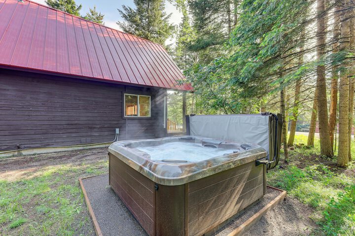 Beautiful Mccall Cabin: Perfect for Families!