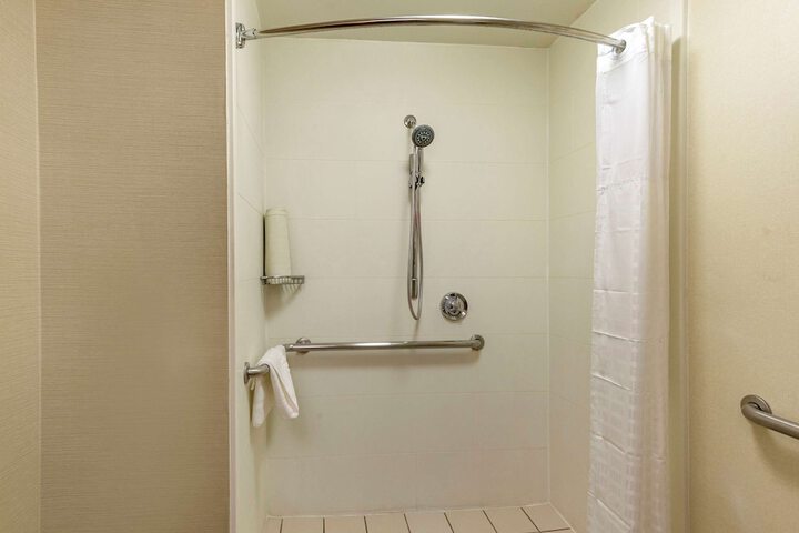 Room 40 of 46
