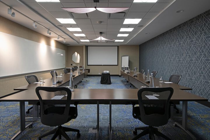DoubleTree by Hilton Hotel West Edmonton