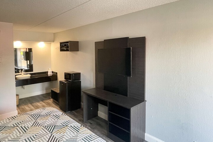 Room 28 of 44
