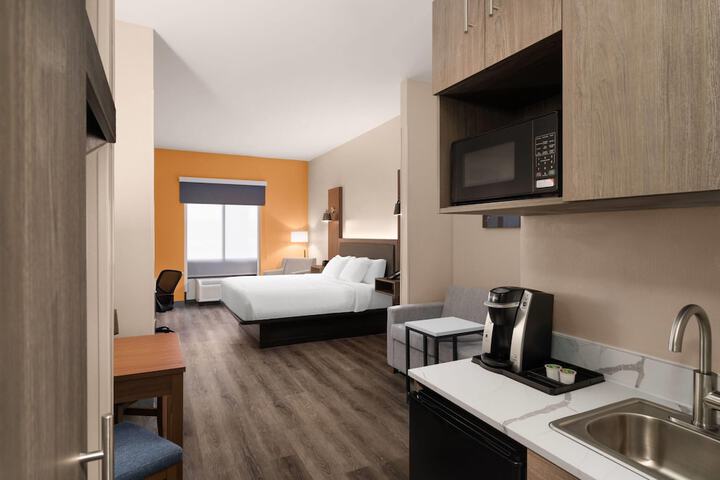 La Quinta Inn & Suites by Wyndham Bessemer