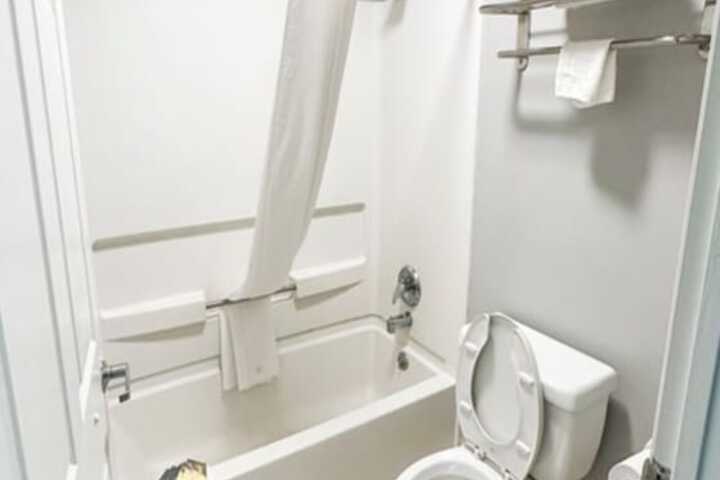 Room 7 of 26