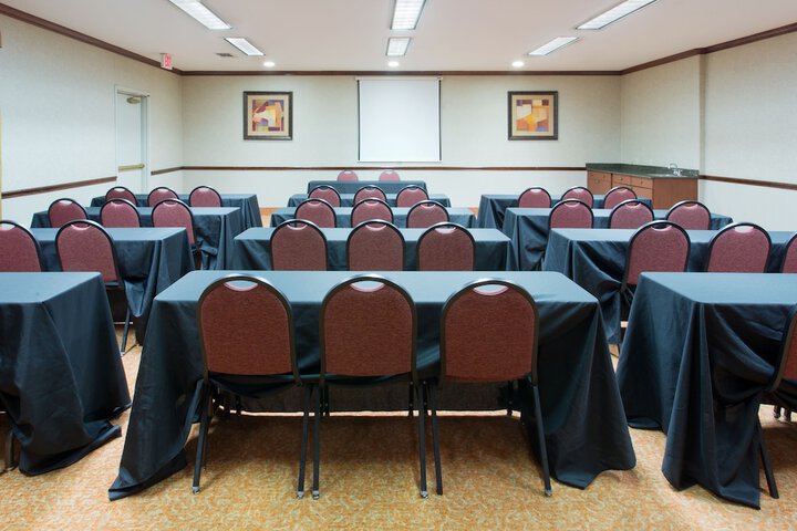 Holiday Inn Express Hotel & Suites Dallas - Duncanville by IHG