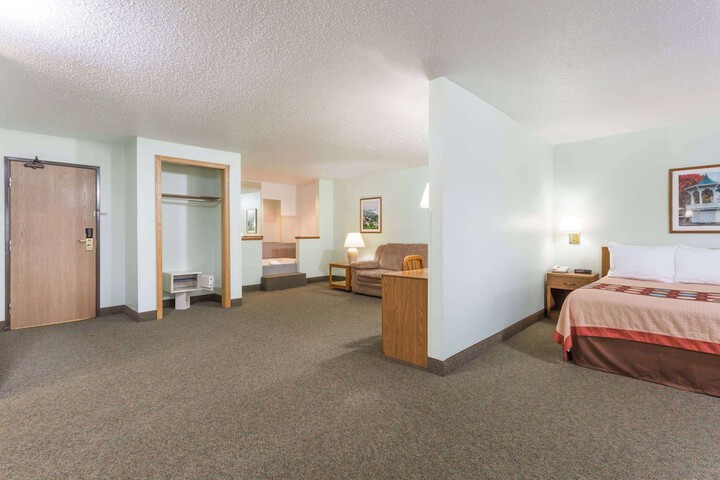 Super 8 by Wyndham Gallipolis Pt Pleasant Area