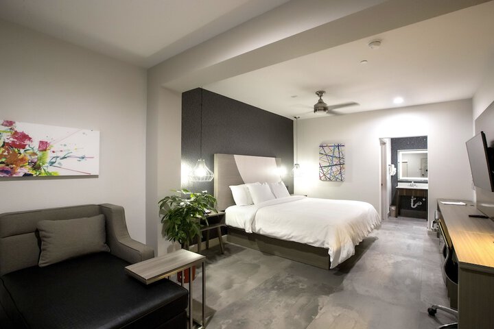 Room 22 of 32