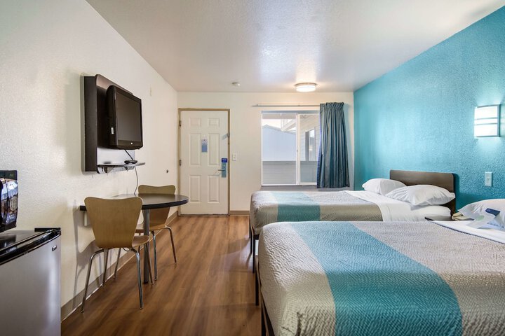 Room 16 of 30