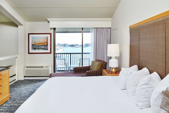 Room 21 of 110