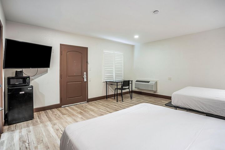 Room 19 of 32