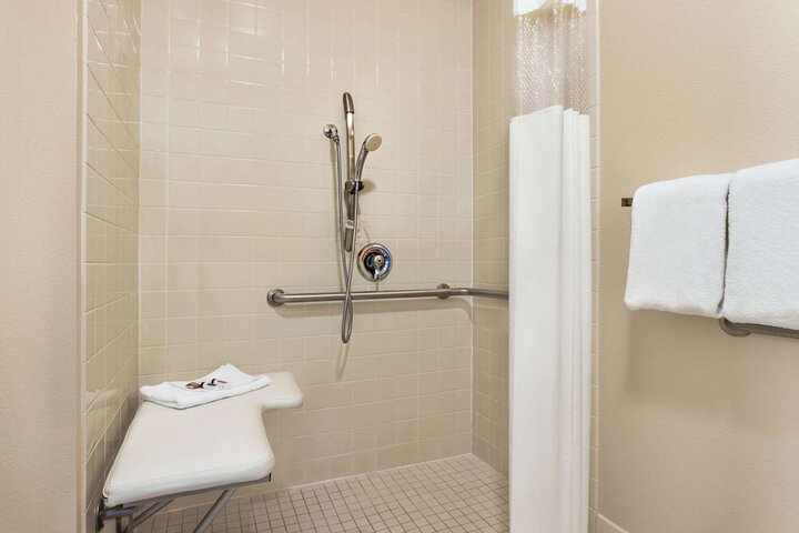 Baymont by Wyndham Ft. Leonard / Saint Robert