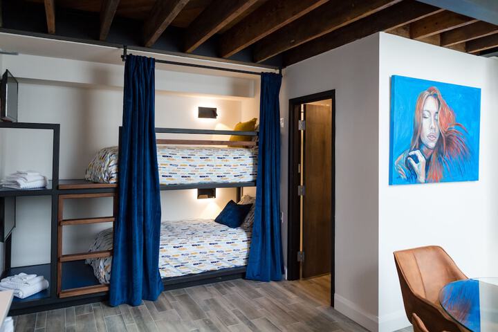 48 King West Boutique Hotel
