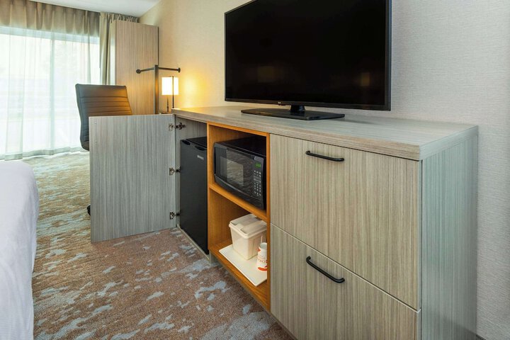 Room 40 of 70