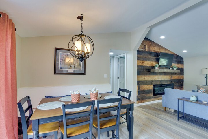 Harpers Ferry Home w / Private Pool & Hot Tub!