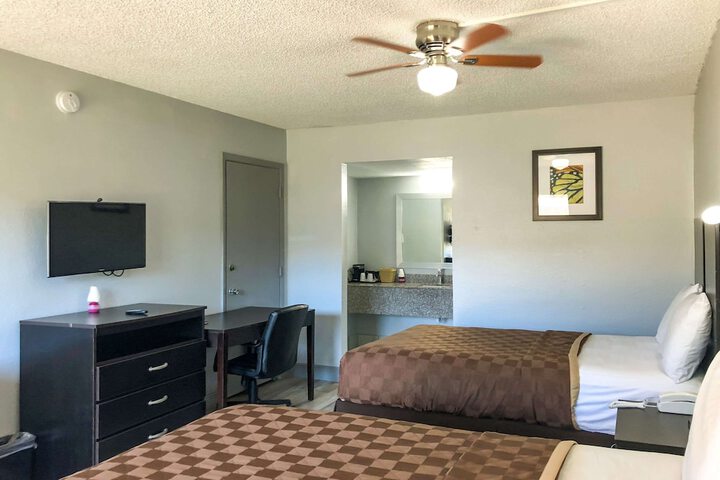 Room 54 of 67