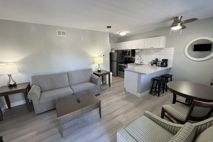 Marco Island Lakeside Inn