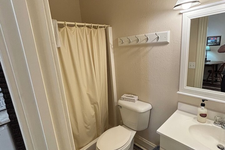 Hermann Crown Suites
