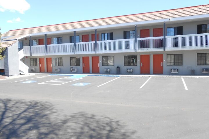 Hotel 2 of 33