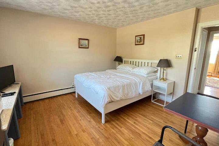 Admirals Quay Motel & Suites