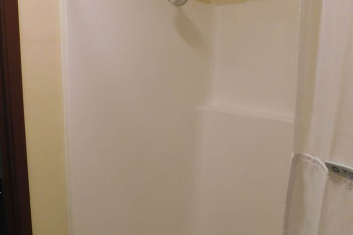 Room 21 of 40