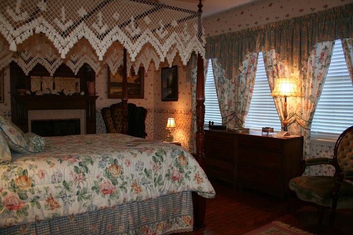 Heron Cay Lakeview Bed & Breakfast Inn