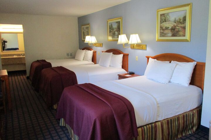 Room 9 of 11