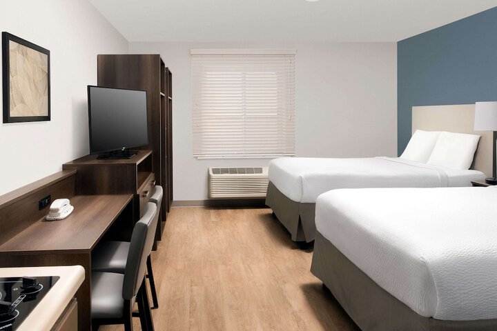 Room 10 of 24