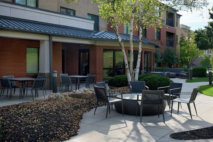Courtyard by Marriott Kansas City Shawnee