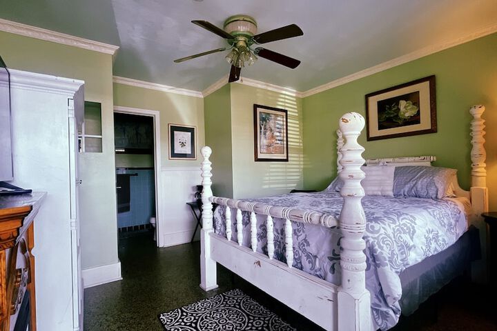 Room 19 of 37