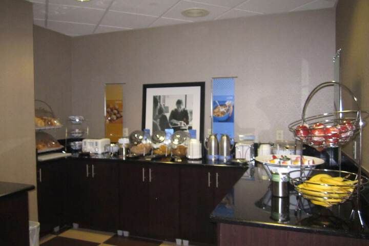 Dining 41 of 50